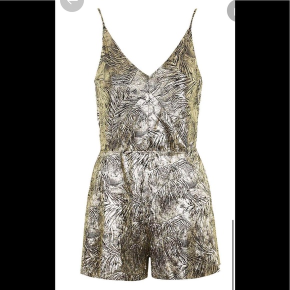 TOPSHOP Size 2 Gold / Black Leaf Plisse Playsuit Party Shorts Romper NWOT - Picture 8 of 13